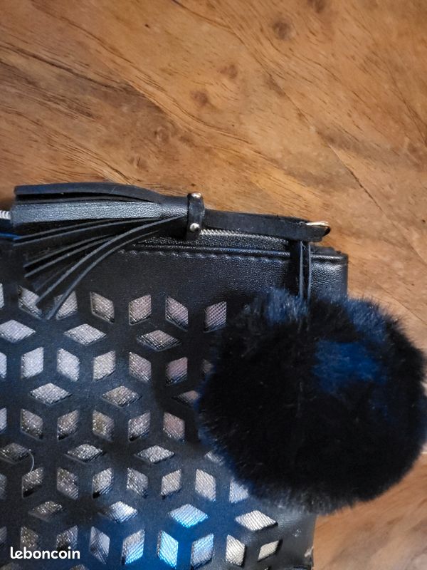 Pochette noire/dorée (image 2)