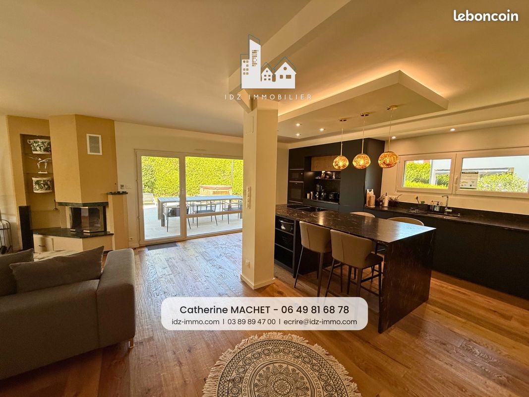 Maison 7 pièces 140 m² · à Folgensbourg · 140 m² · 589 000 €
