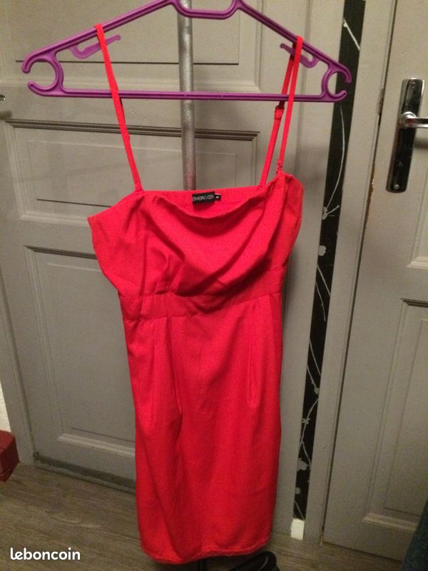 Robe rouge (image 1)