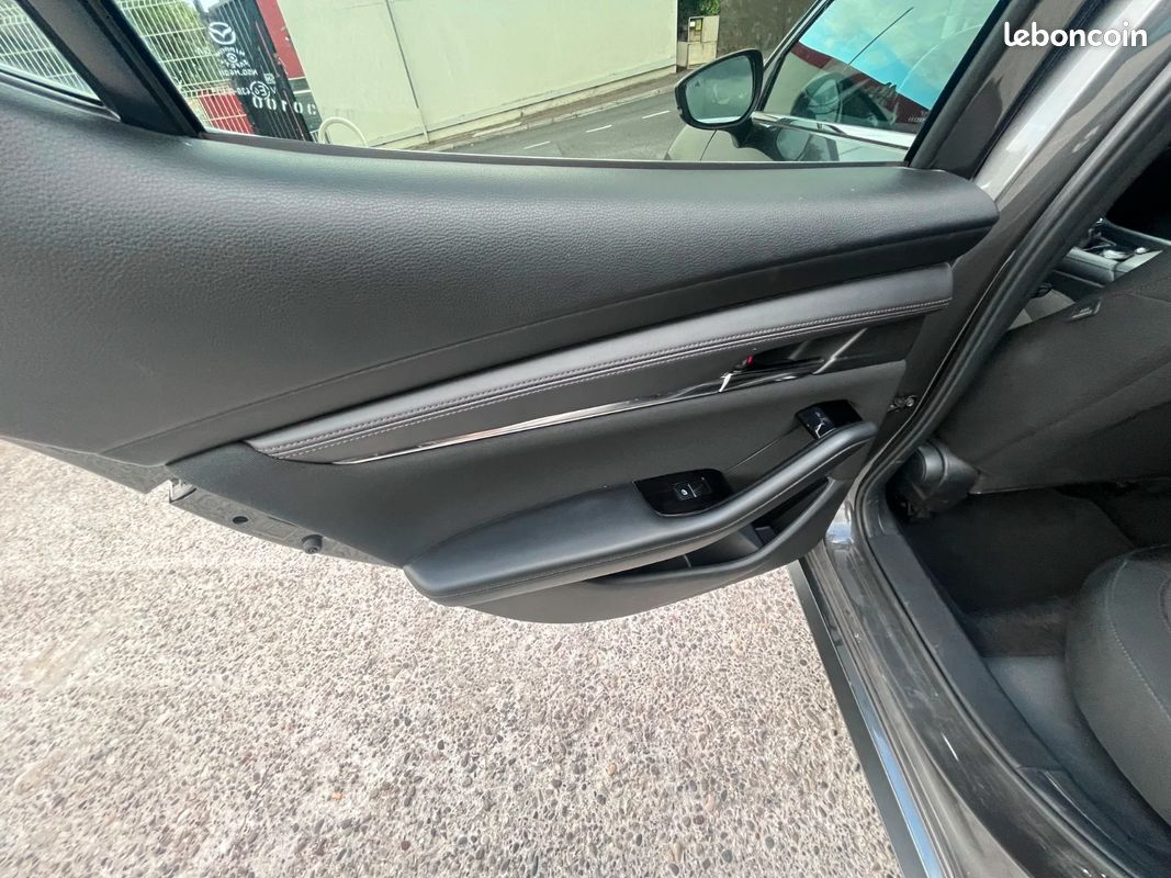 MAZDA MAZDA 3 2.0 Skyactiv-x 180ch AWD Sportline / Suivit Mazda/ Vidange Neuve / Garantie Mazda / Bien Optionné / (image 33)