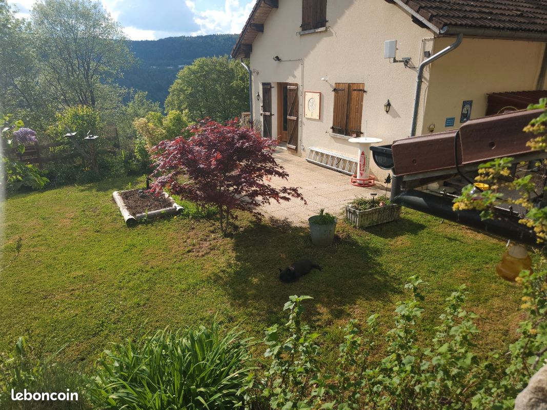Maison 6 pièces 210 m² · à Hauts de Bienne · 210 m² · 370 000 €