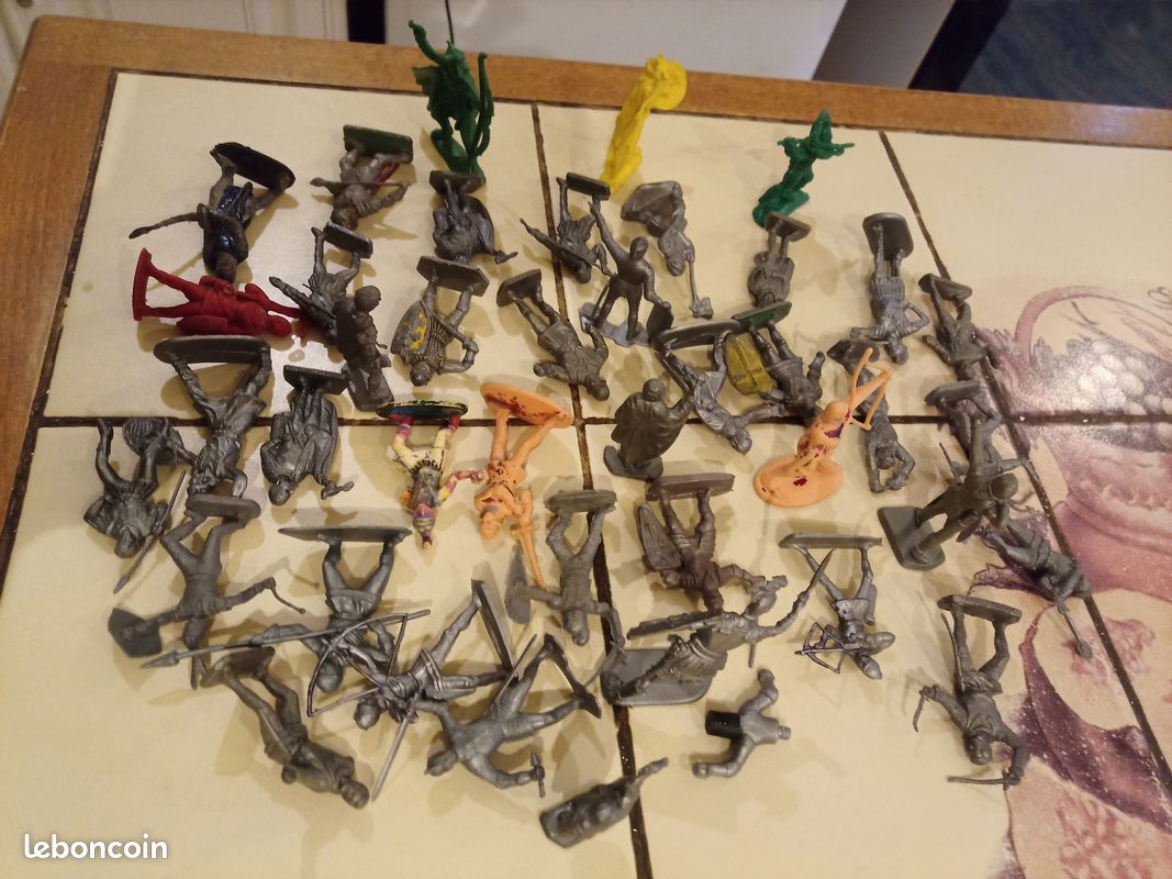 Lot figurines Chevaliers (image 1)