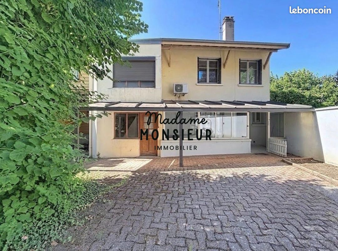 Maison 4 pièces 100 m² · à Bourgoin-Jallieu · 100 m² · 210 000 €