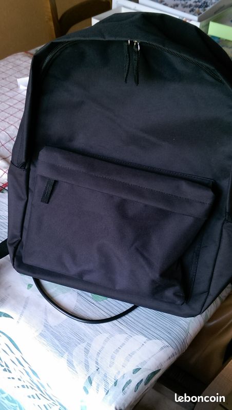 Sac à dos noir (image 2)