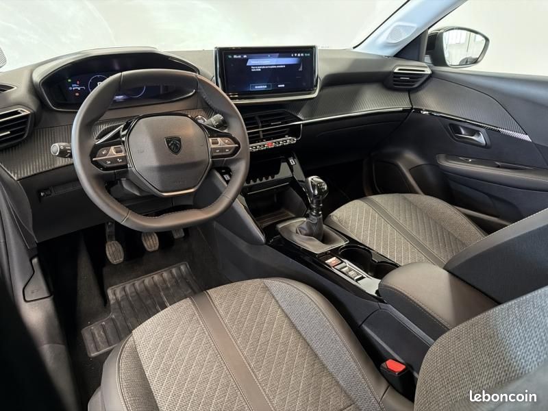Peugeot 208 1.2 100ch S&S Allure (image 13)