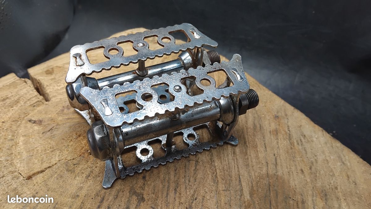 VINTAGE PAIRE DE PEDALES LYOTARD 38 OU 36 PEDALS OLD BIKE VINTAGE PAIRE DE PEDALES LYOTARD 38 OU 36 PEDALS OLD BIKE