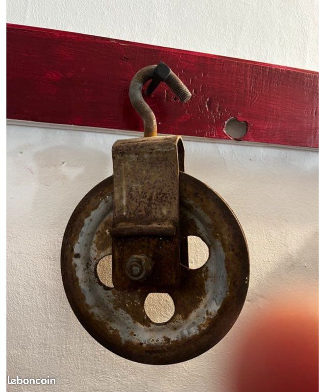 Ancienne poulie fonte D25cm, roue fer forgé puit outil chariot