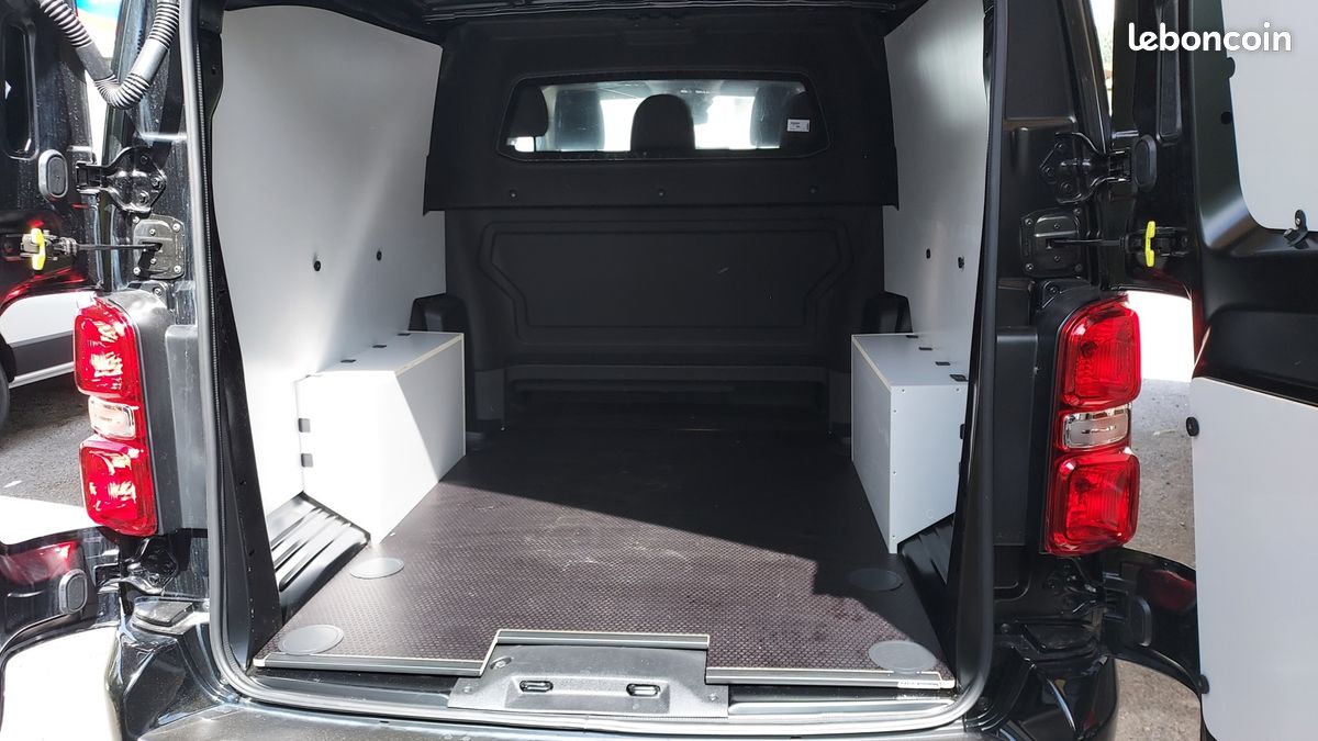 Citroen JUMPY FG BVA 5 PLACES NOIR XL 2.0 BLUEHDI 180CH S&S CABINE APPROFONDIE FIXE PACK PREMIUM CON (image 16)