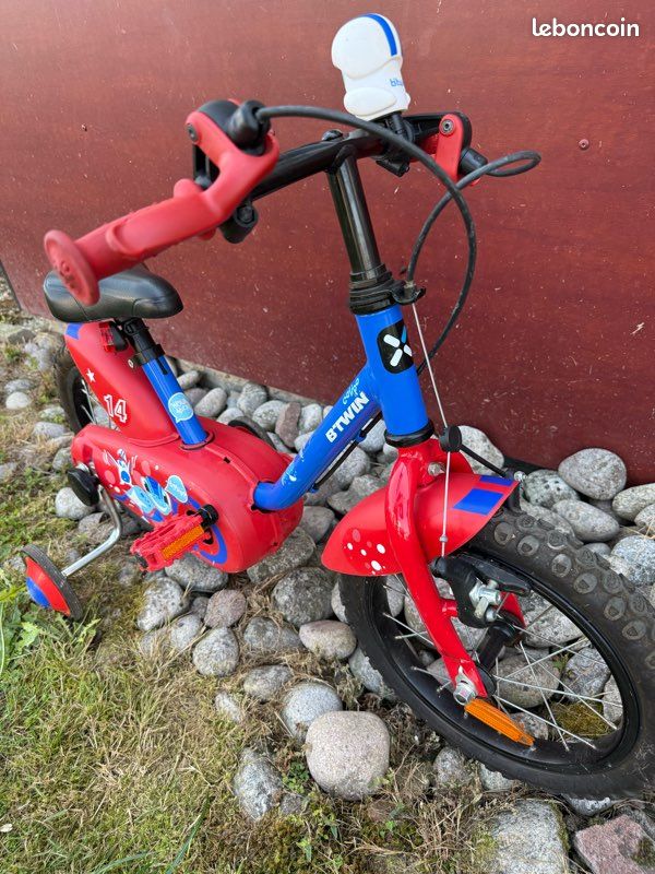 Vélo enfant Btwin 14 pouces avec petites roues Vélos