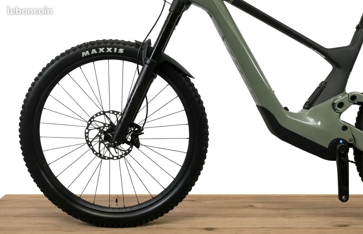 đ Occasion/ReconditionnĂ© VTTAE Scott Voltage eRIDE 910 Carbone TQ HPR50 2025 - Taille L - Clamart - ekstere (image 3)