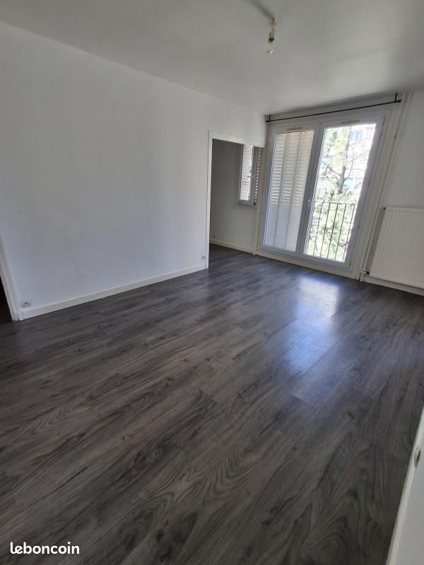 Appartement 3 pièces 47 m² · à Fontaine · 47 m² · 453 €/mois