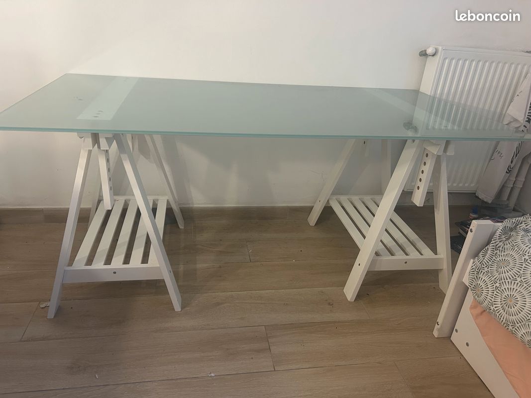 Bureau en verre trempé et tréteaux en bois blanc (image 5)