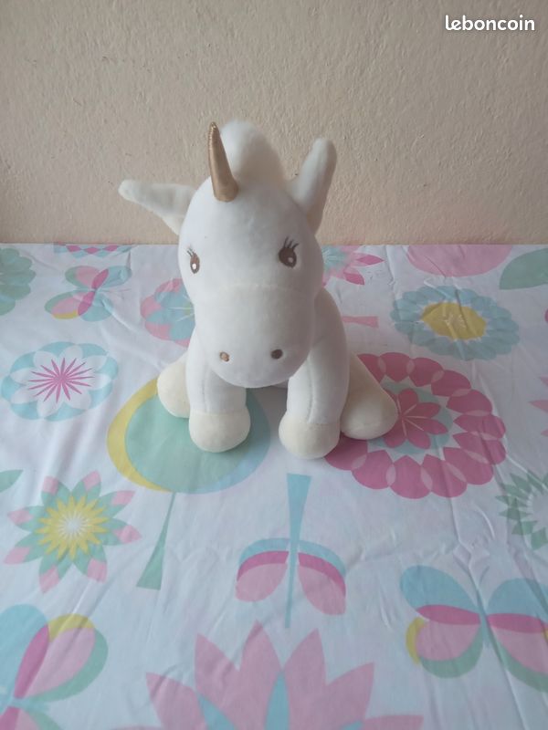 Lots de 3 peluches bb fille licorne en bon état (image 3)