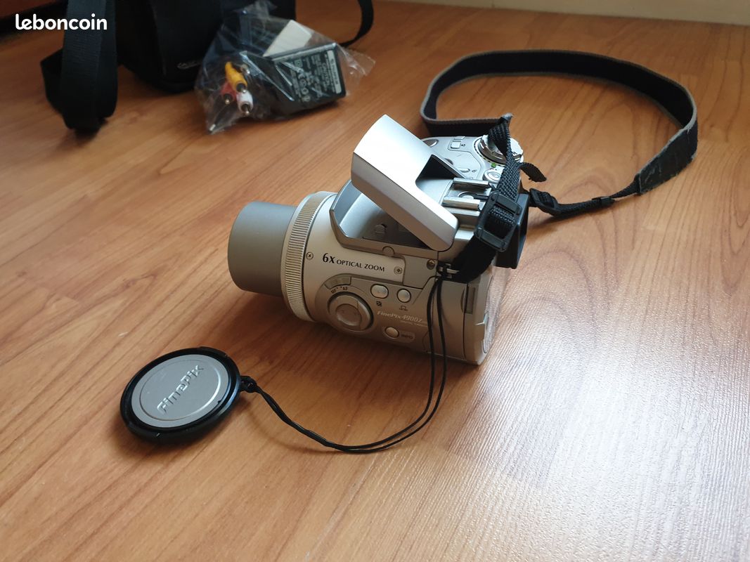 Appareil Photo Numérique Compact Fujifilm Finepix 4900 – Occasion