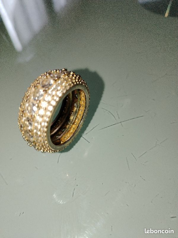 Belle bague avec petit brillant tout le tour (image 2)