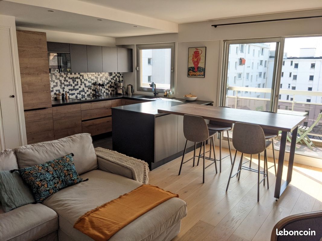 Appartement 3 pièces 70 m² · à Courbevoie · 70 m² · 2 000 €