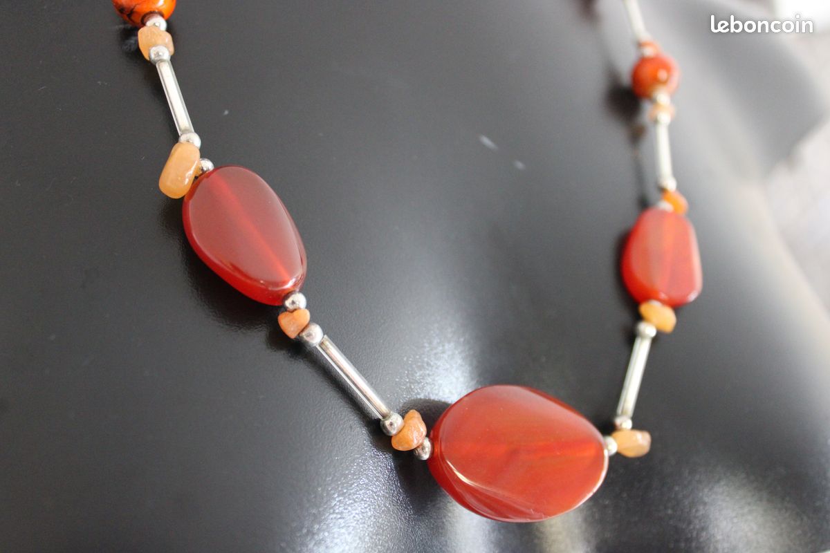 Collier fantaisie orange marron en très bon état (image 2)