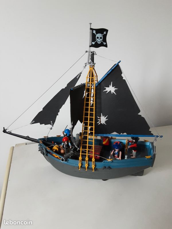 Lot De 4 Figurines Playmobil Pirates - Grand Bateau Dragon, Réf 3860 Vintage