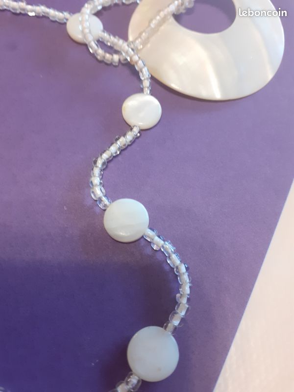 Collier Ras-du-cou En Nacre - Blanc, Très Bon état D'occasion, Sans Marque