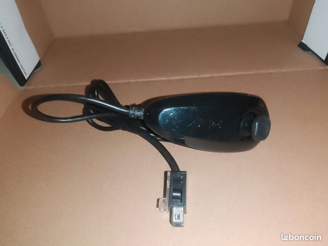 Manette Wii Non Officielle (Occasion) - Fonctionnelle - Parfaite Pour Jouer En Famille