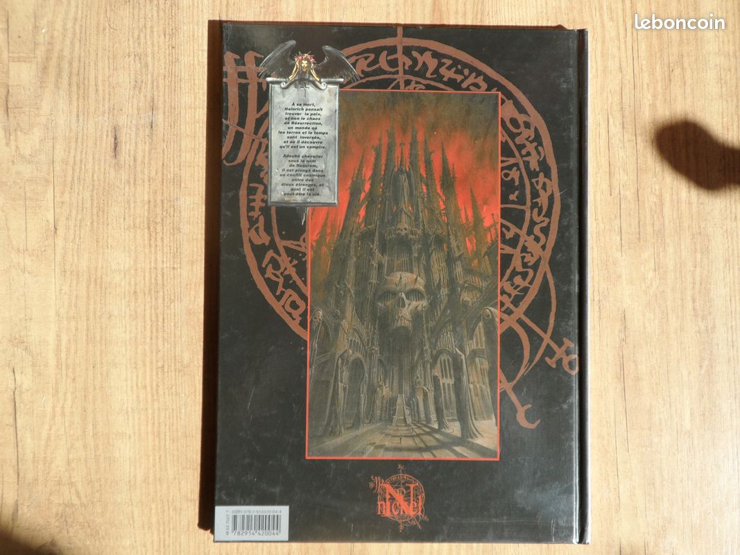 1 BD Requiem chevalier vampire T1 : Résurrection (image 2)