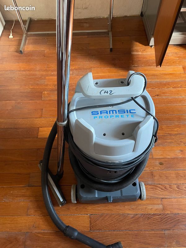 Aspirateur professionnel (image 1)