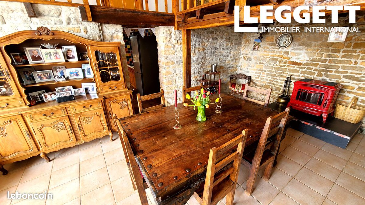Maison 6 pièces 178 m² - Nanteuil-en-Vallée 16700 (image principale 3)