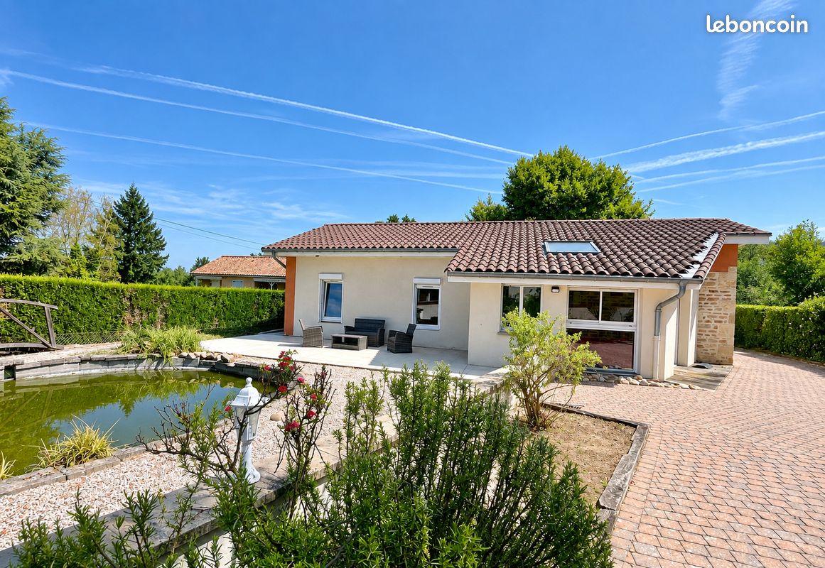 Maison 7 pièces 135 m² · à Montceaux · 135 m² · 449 000 €
