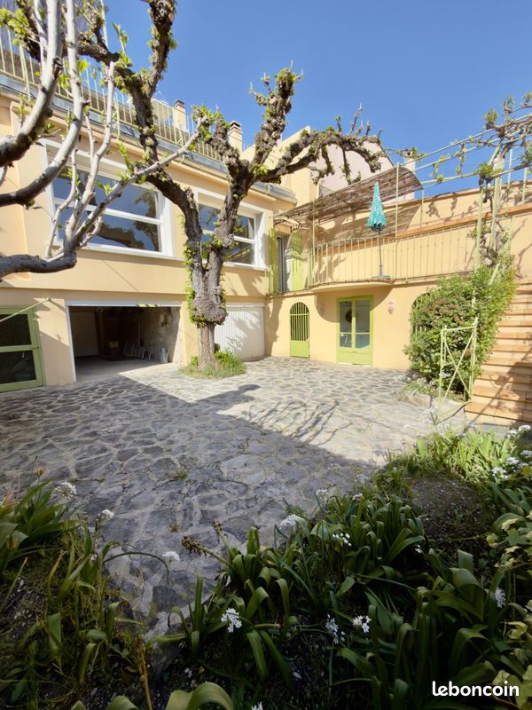 Maison 6 pièces 185 m² · à Nyons · 185 m² · 464 000 €