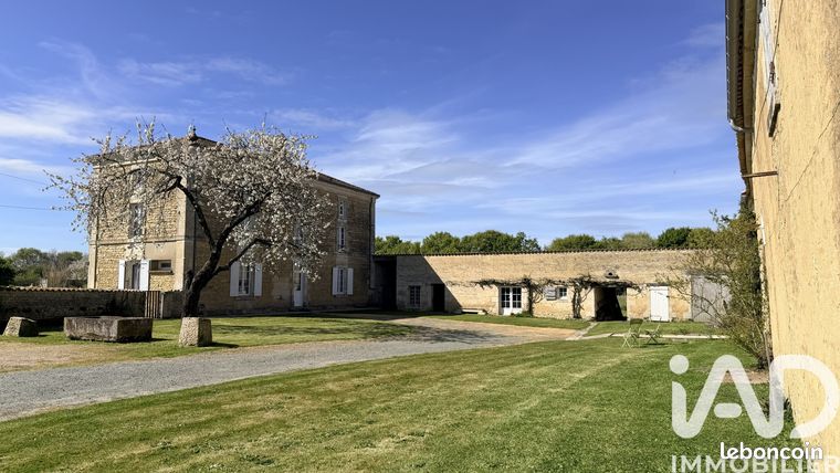 Maison 13 pièces 325 m²