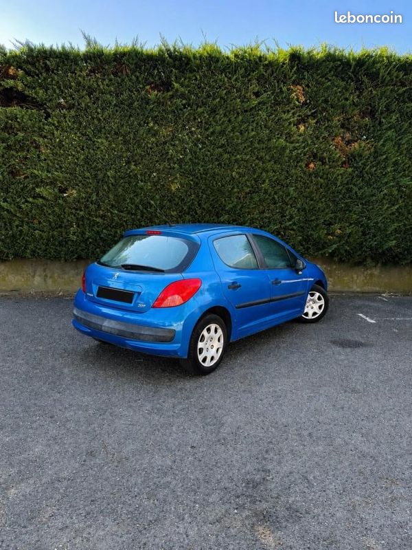 Peugeot 207 1.4 90 EXECUTIVE PACK / Embrayage neuf / distribution neuve / 2 clés...... (image 4)