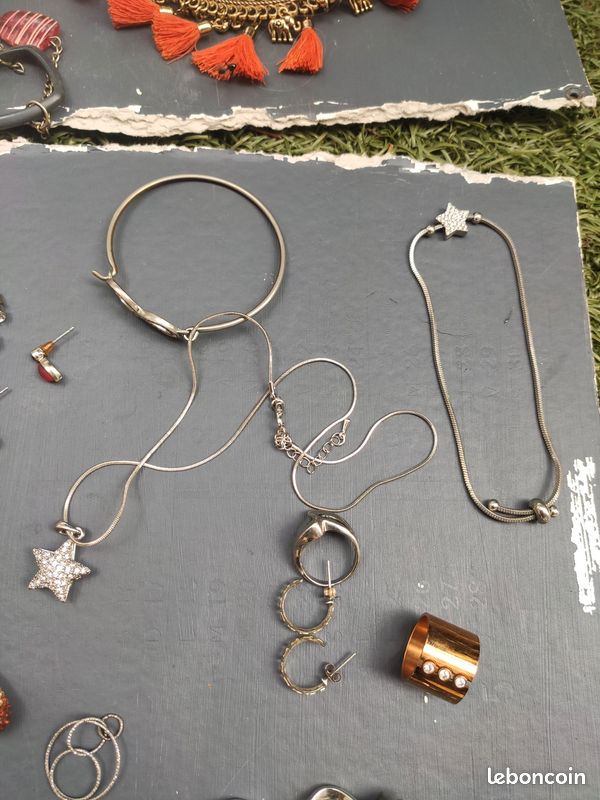 Lot De Bijoux Et Montres Vintage – Occasion – Collection