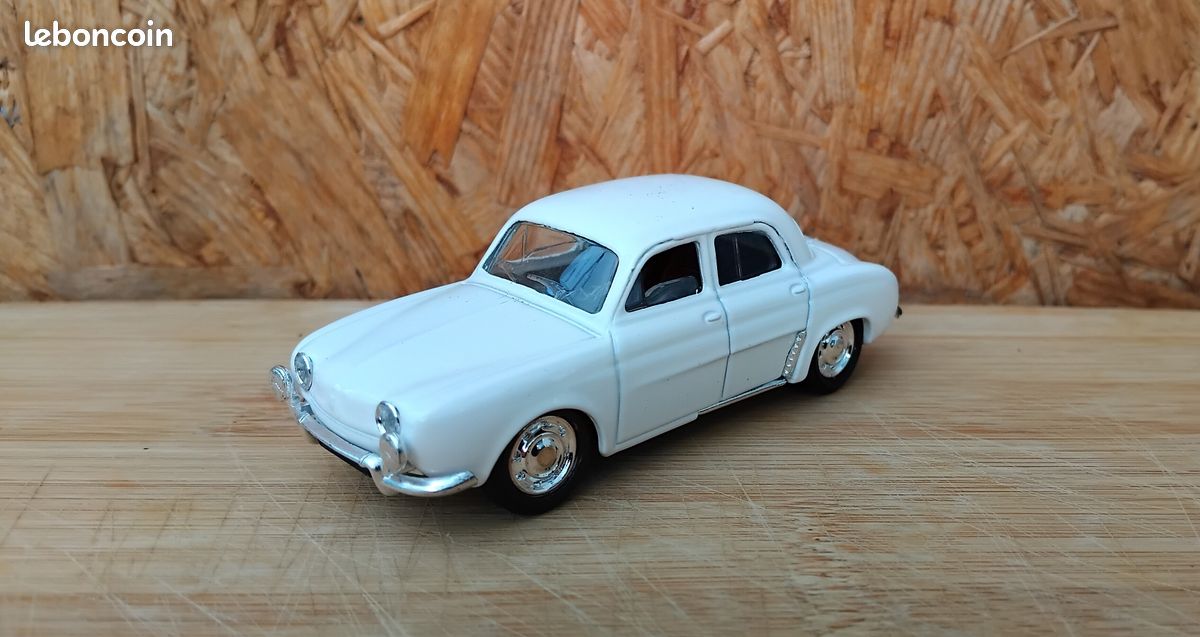 CLUB SOLIDO REEDITION SERIE 100 AU 1/43 LOT DE 4 MINIATURES EN COFFRET