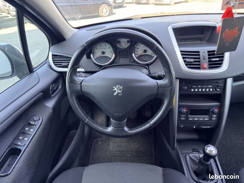 Peugeot 207 1.6 essence 16V FELINE 5P (image 5)