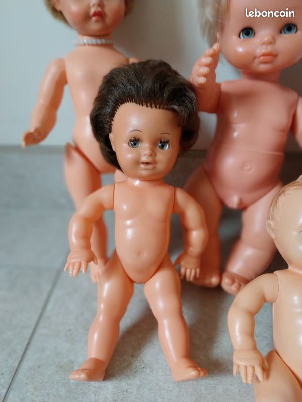 2 Poupées Anciennes à Disques : Bella Et Famosa – Années 1970 – Occasion