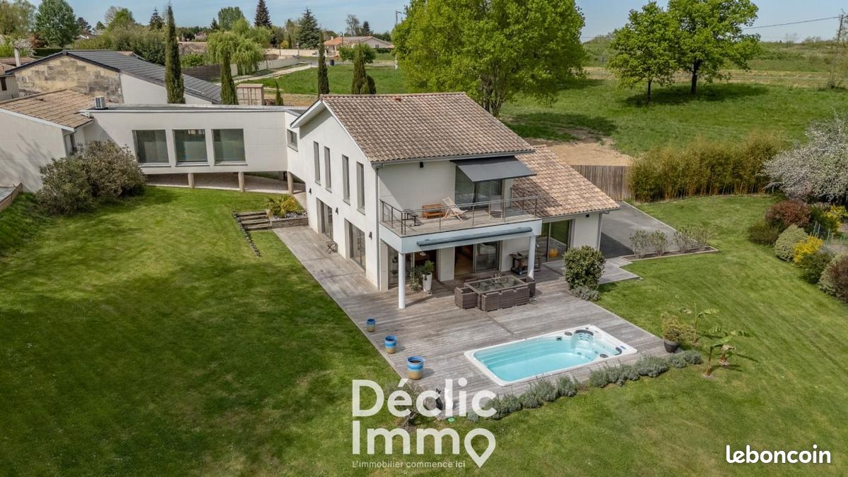 Maison 6 pièces 210 m² · à Fargues-Saint-Hilaire · 210 m² · 699 000 €