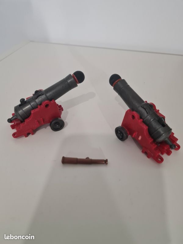 Canon Playmobil Vintage Pirates - Roues Rouges Et Noires - Figurines Tuniques Rouges 5136