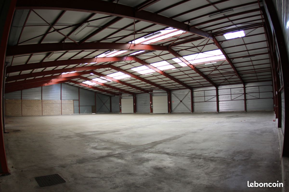Bâtiment industriel 2400 m² (image 5)