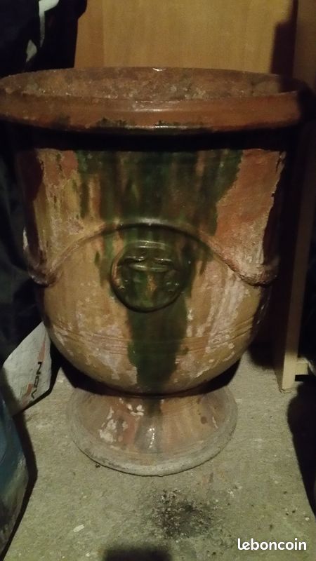 Vase (image 2)