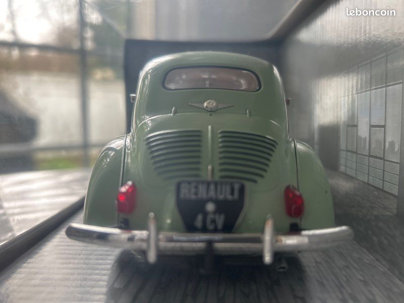 Miniature Renault 4 CV 1955 - Échelle 1:87 - Vert D'eau - Norev - Neuf