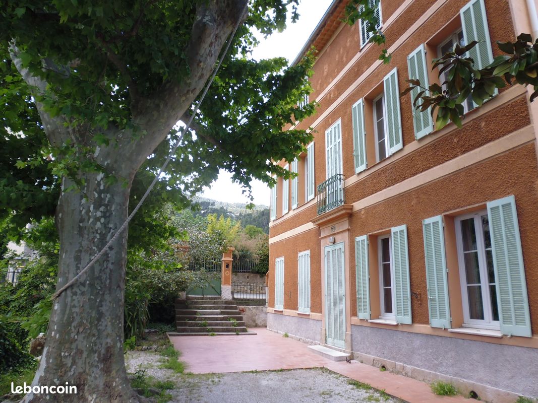 Appartement 5 pièces 123 m² · à Solliès-Pont · 123 m² · 350 000 €