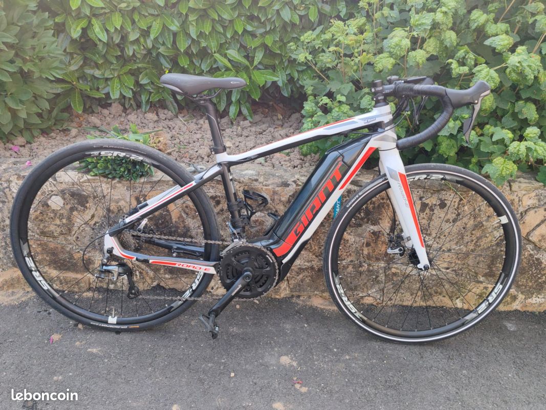 Vae route giant e-road Vélos