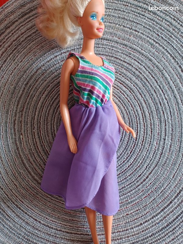 Tenue Pour Poupée Barbie - Lot De Vêtements Mattel - Occasion - Modèle 2980