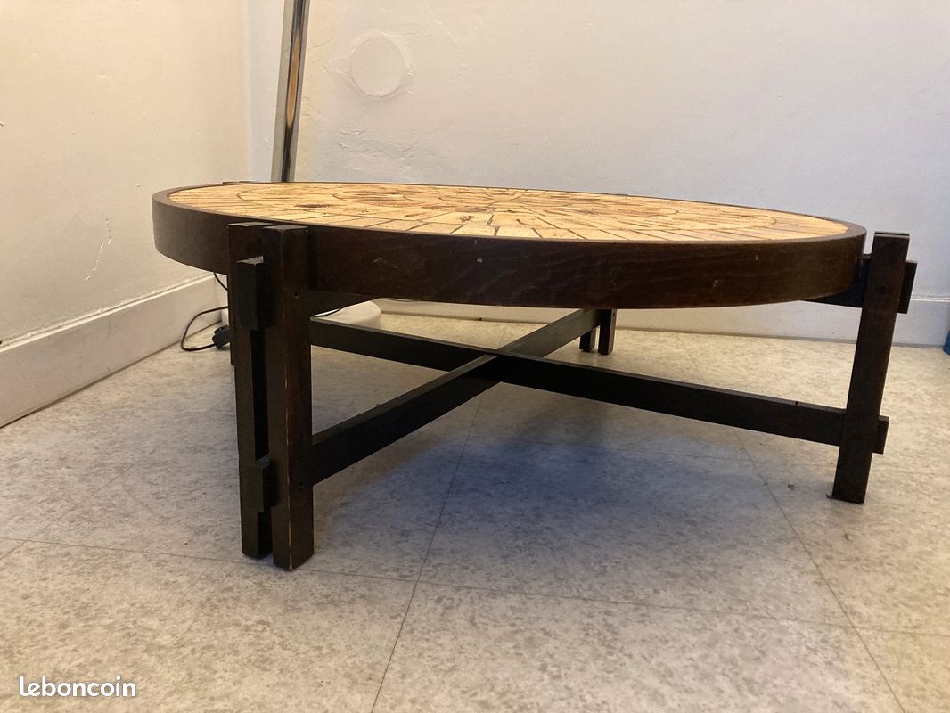 Table basse en bois et carrelage signée (image 3)