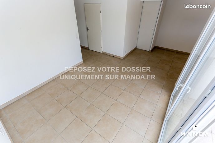 https://img.leboncoin.fr/api/v1/lbcpb1/images/87/d6/bd/87d6bdad292e9aeee2ba4917c2a9df6f9b660a27.jpg?rule=ad-image