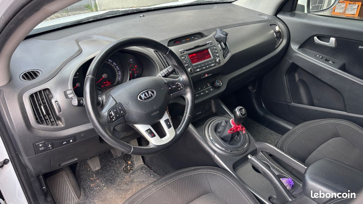 KIA Sportage 1.7 CRDI 2WD DESIGN EDITION (image 14)