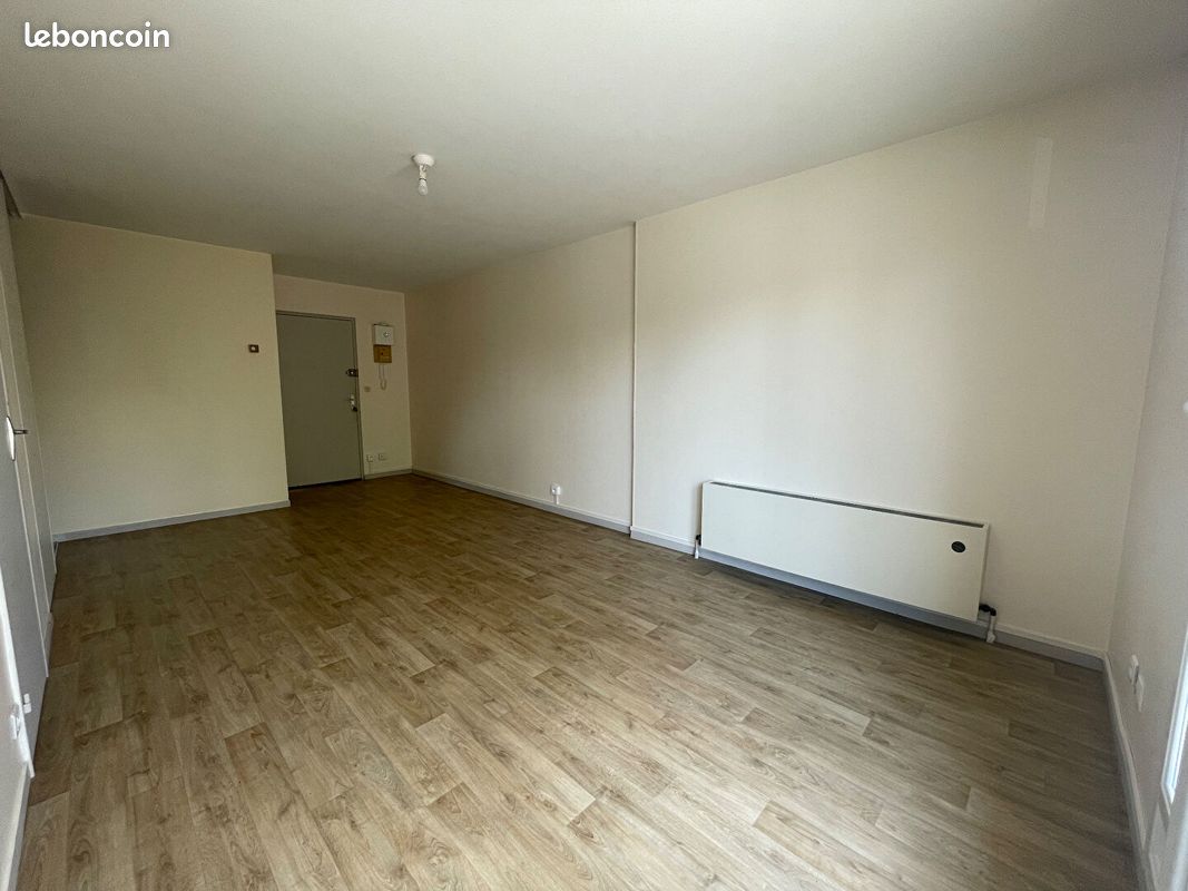 Appartement 1 pièce 30 m² · à Saint-Cyr-sur-Loire · 30 m² · 450 €