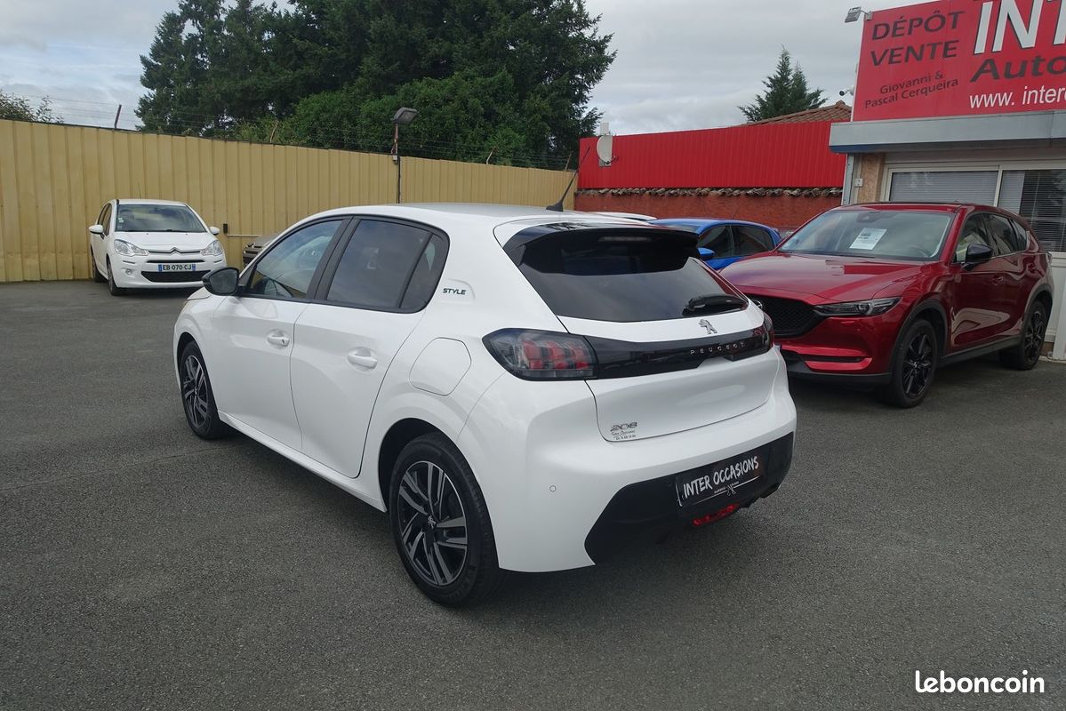 Peugeot 208 1.2 PURETECH 75CH S&S STYLE (image 8)