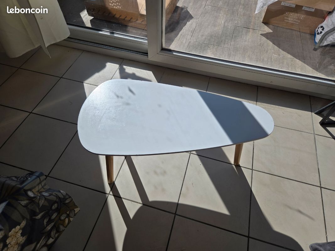 Mini table d'appoint (image 1)