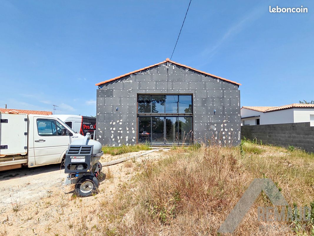Maison 9 pièces 227 m² · à Le Poiré-sur-Vie · 227 m² · 293 500 €